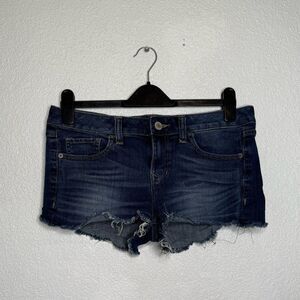 Woman’s Express Low Rise Blue Jean Shorts Size 6